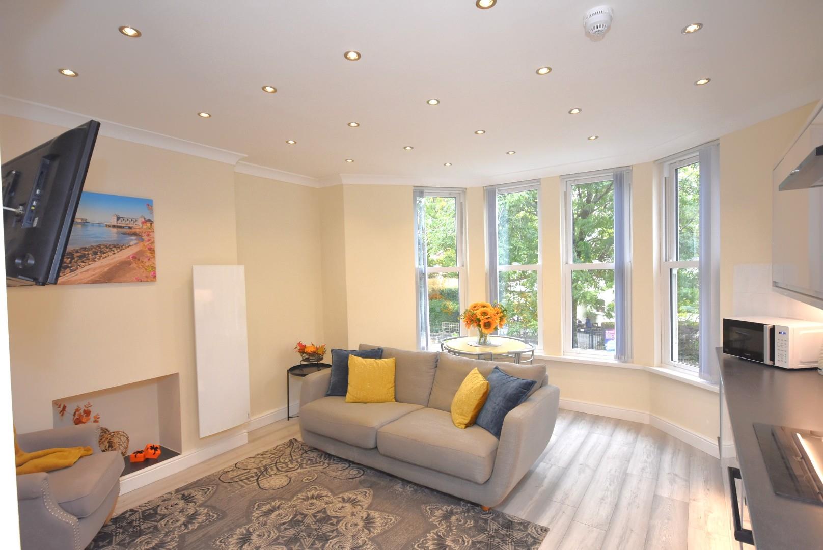 Flat 4 19 Victoria Road Penarth CF64 3EG